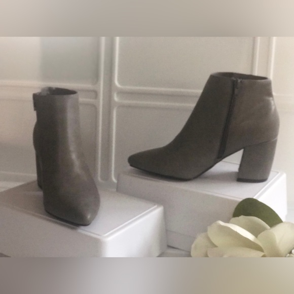 Brand New Sierra -Gray-Ankle Bootie with Side Zipper - Blocked Heel - Picture 5 of 5